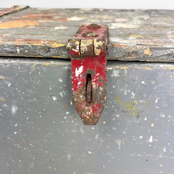 Ancienne caisse de peintre en bois