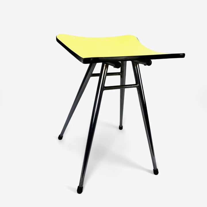 Tabouret Formica jaune et pieds inox