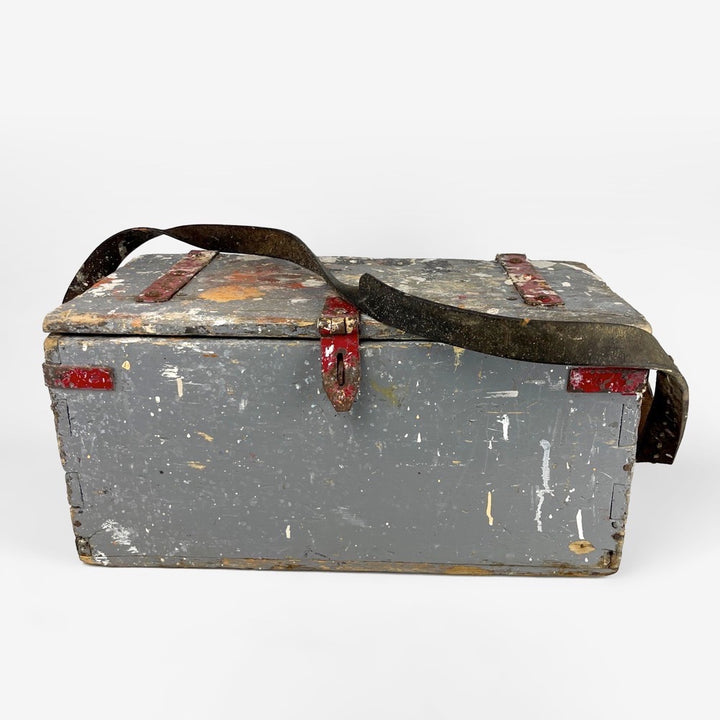 Ancienne caisse de peintre en bois