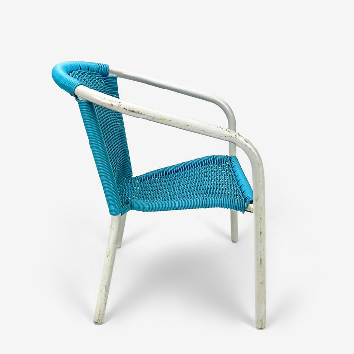 Fauteuil enfant en métal blanc et scoubidou bleu turquoise