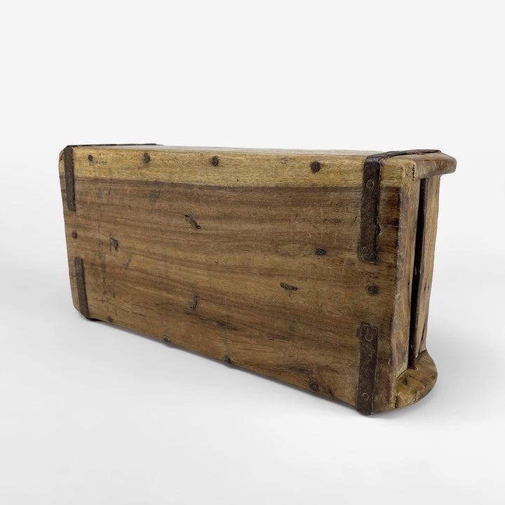 Ancien moule à brique en bois