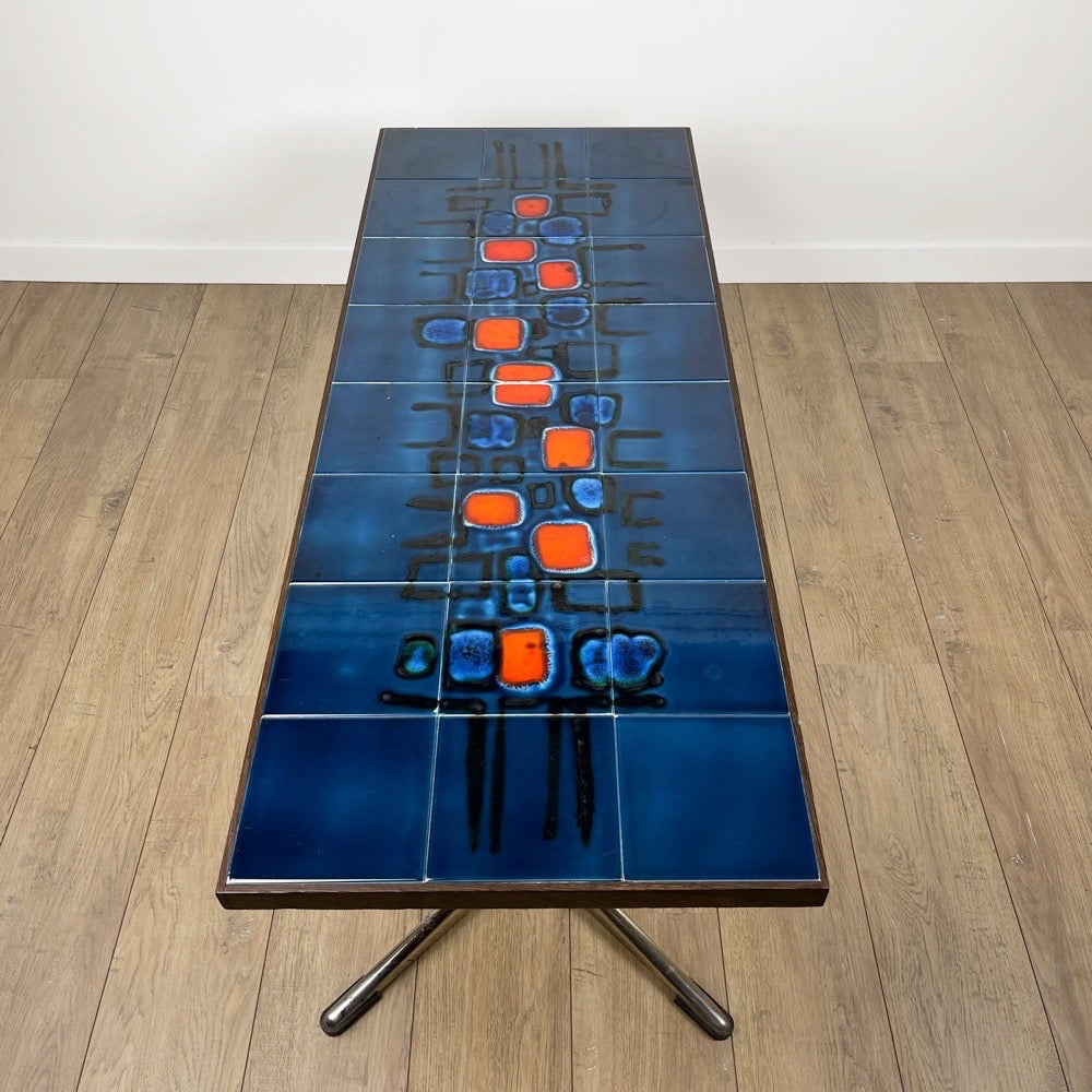 Grande table céramique bleue et chrome 70's