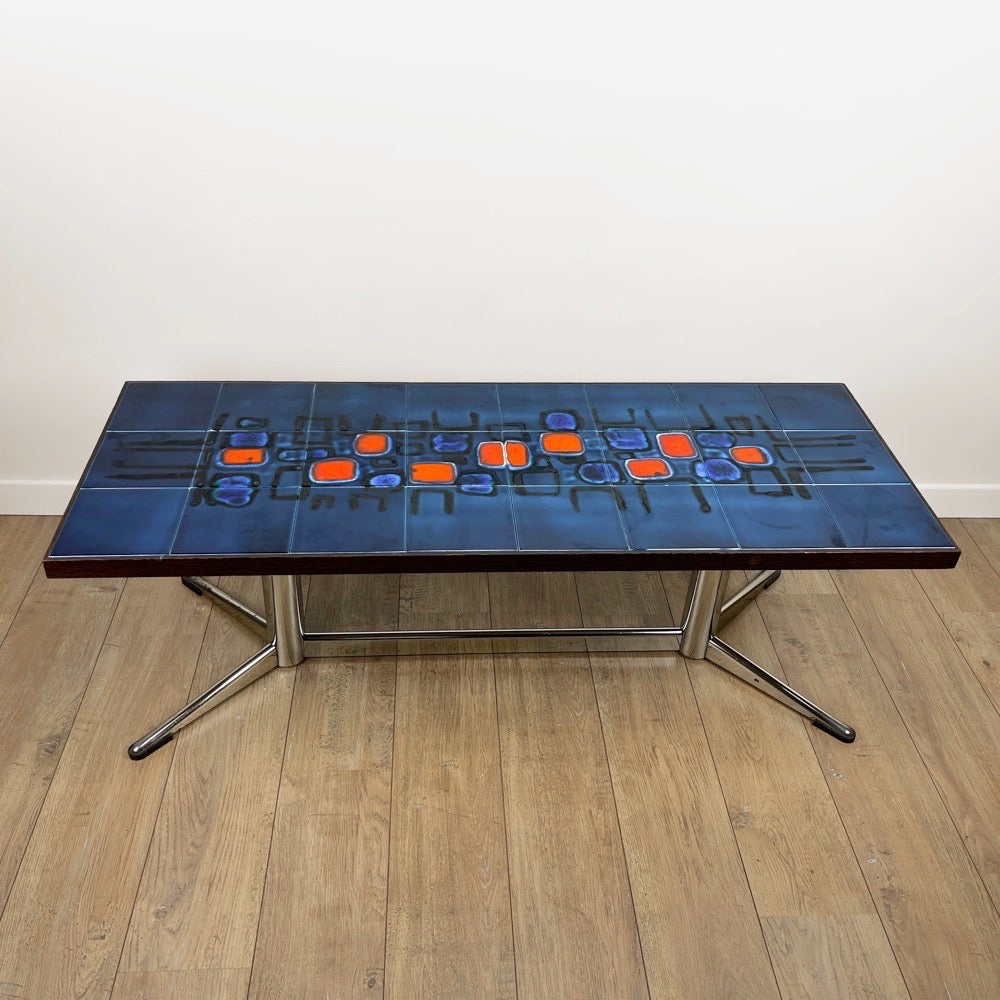 Grande table céramique bleue et chrome 70's
