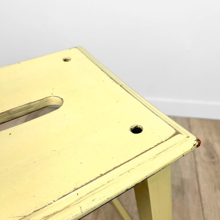 Tabouret d'atelier à fente jaune