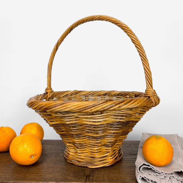 Panier à champignon conique en osier tissé