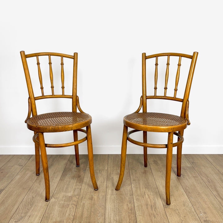 Paire de chaises bistrot cannées Mundus Ungvar Ungarn 1900