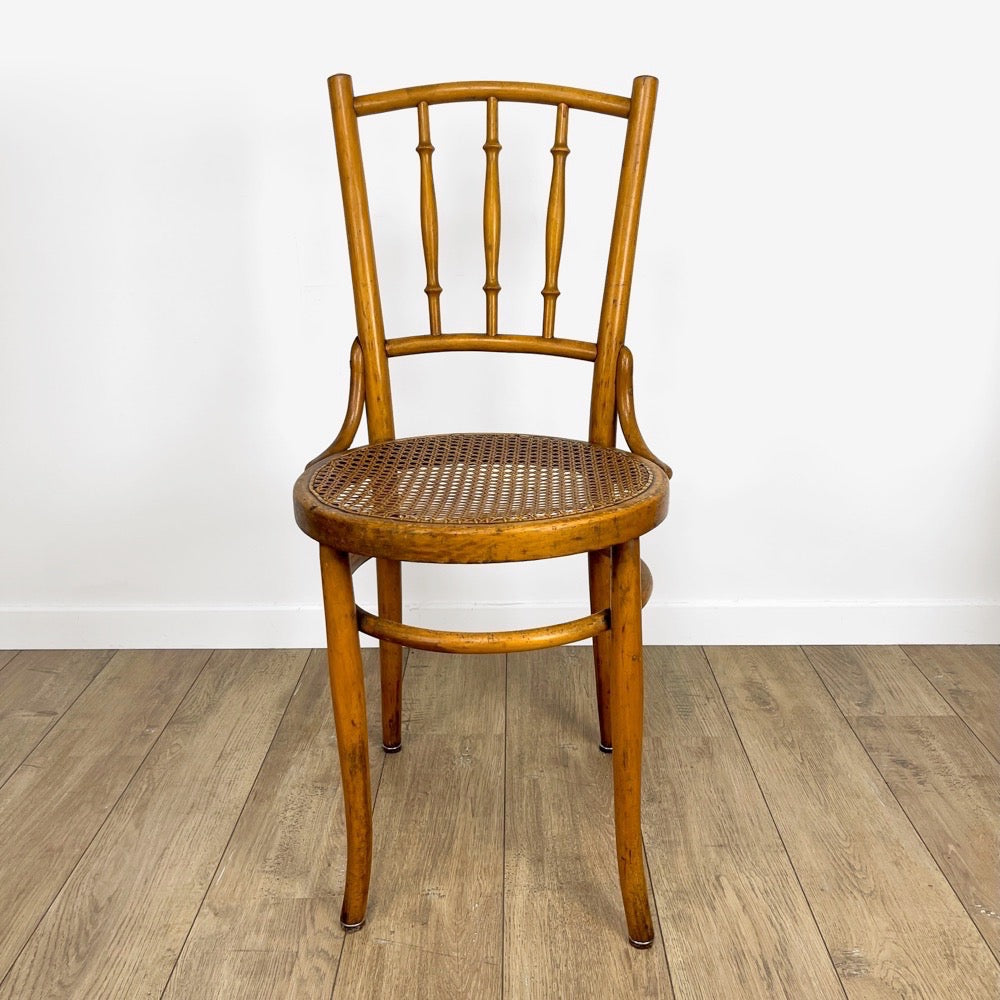 Paire de chaises bistrot cannées Mundus Ungvar Ungarn 1900