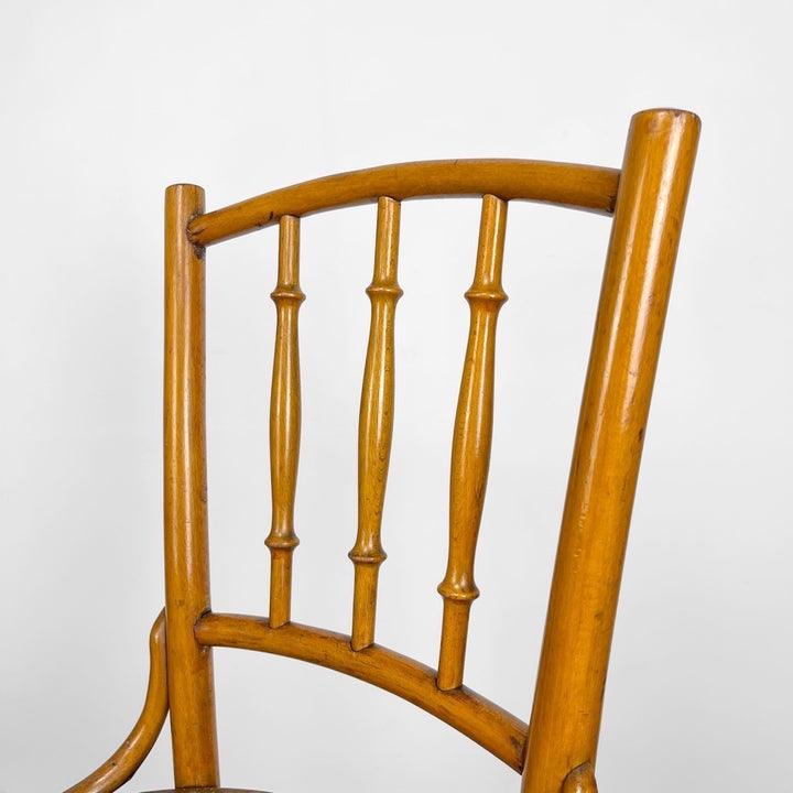 Paire de chaises bistrot cannées Mundus Ungvar Ungarn 1900