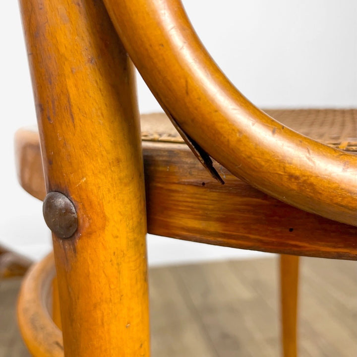 Paire de chaises bistrot cannées Mundus Ungvar Ungarn 1900