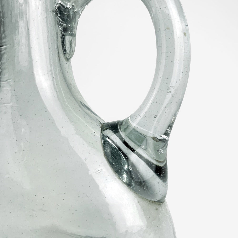 Ancienne cruche à eau en verre soufflé