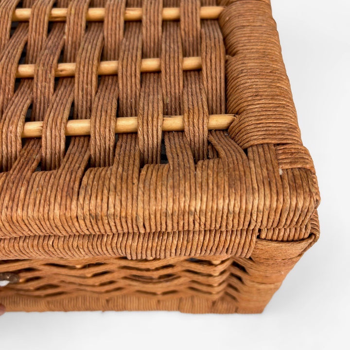 Valisette en bois et ficelle de chanvre tissée