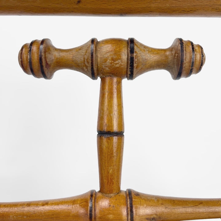 Ancien porte-manteaux en cadre à patères fixes et mobiles