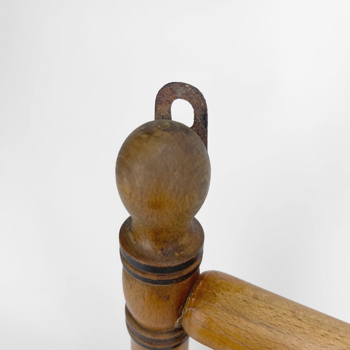 Ancien porte-manteaux en cadre à patères fixes et mobiles