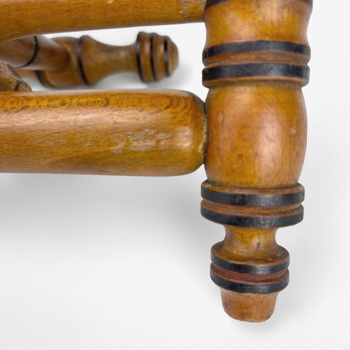 Ancien porte-manteaux en cadre à patères fixes et mobiles