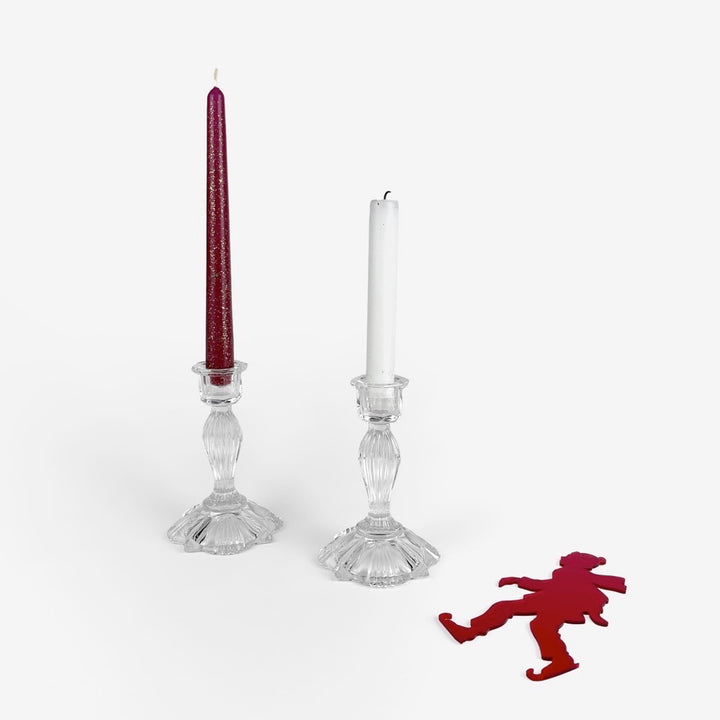 Paire de bougeoirs en verre moulé