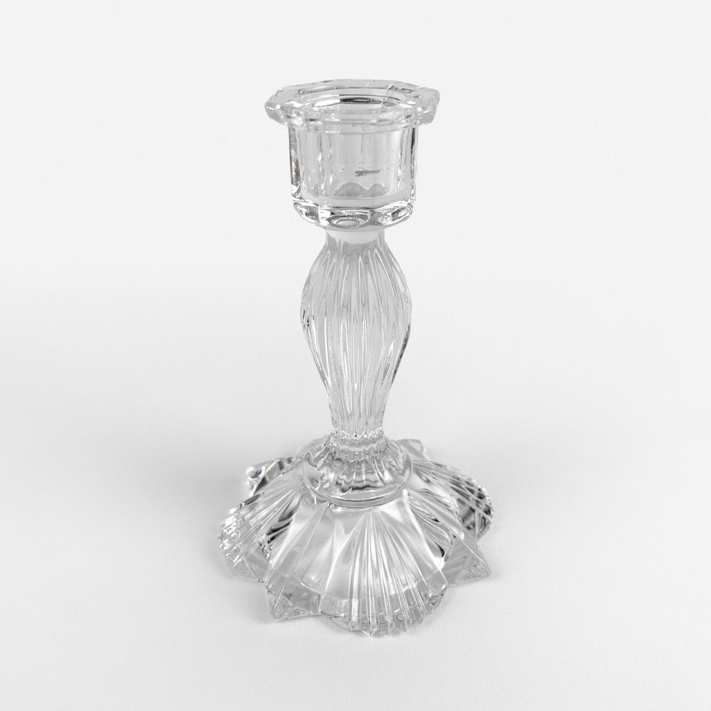 Paire de bougeoirs en verre moulé