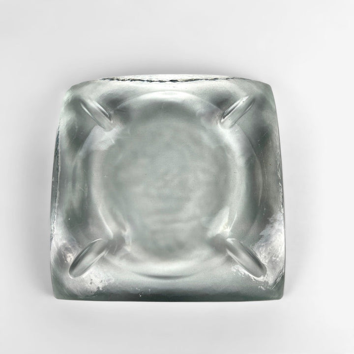 Grand cendrier design en verre épais plissé