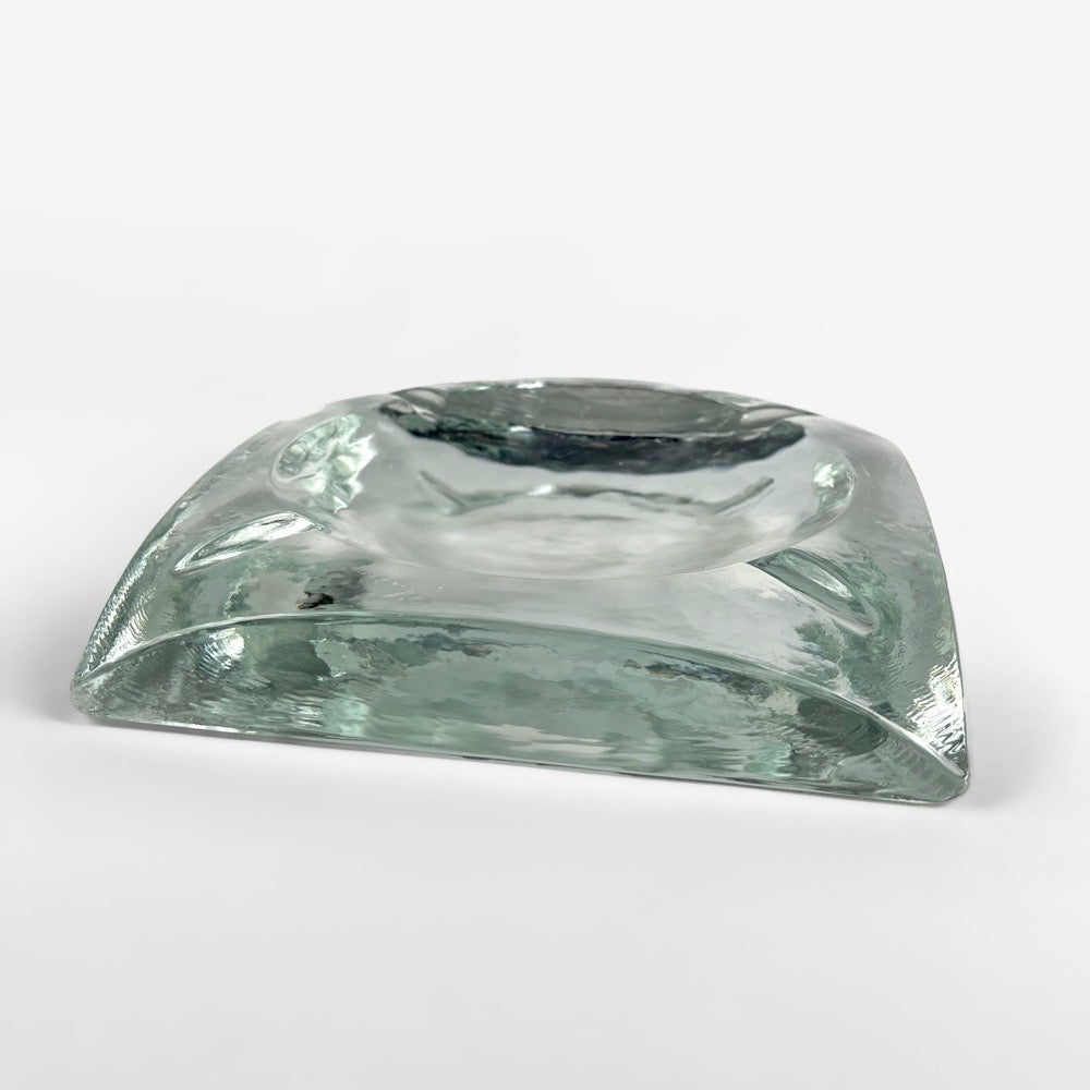 Grand cendrier design en verre épais plissé