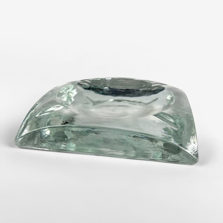 Grand cendrier design en verre épais plissé