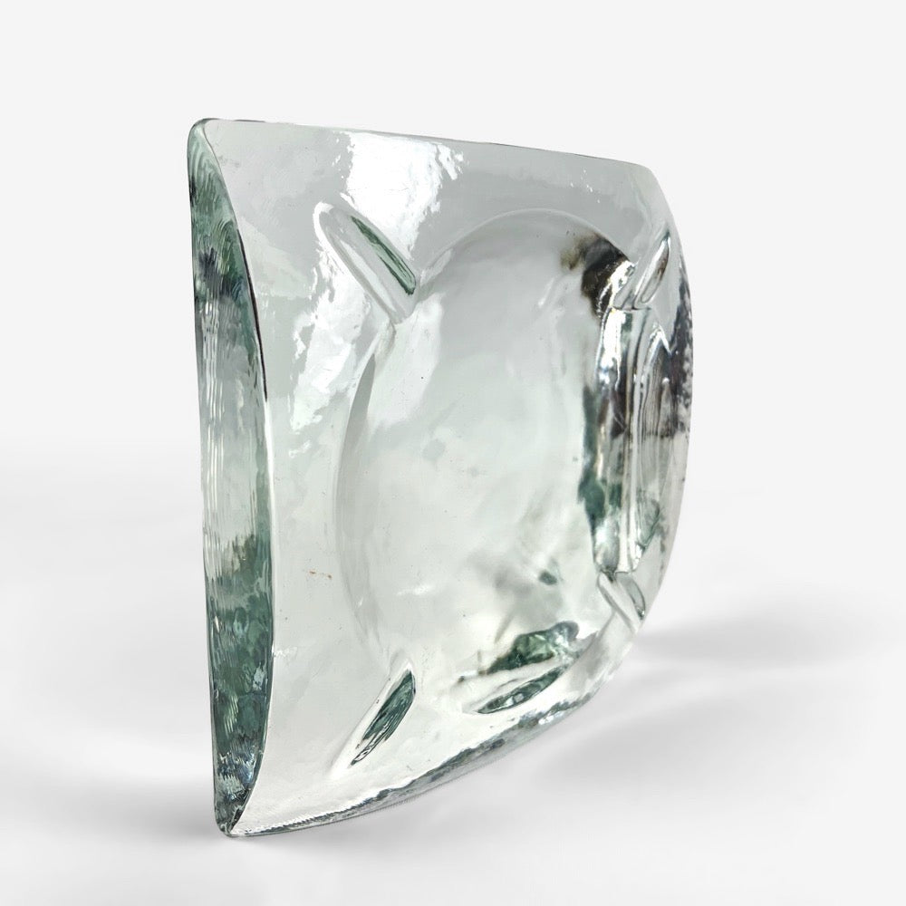 Grand cendrier design en verre épais plissé