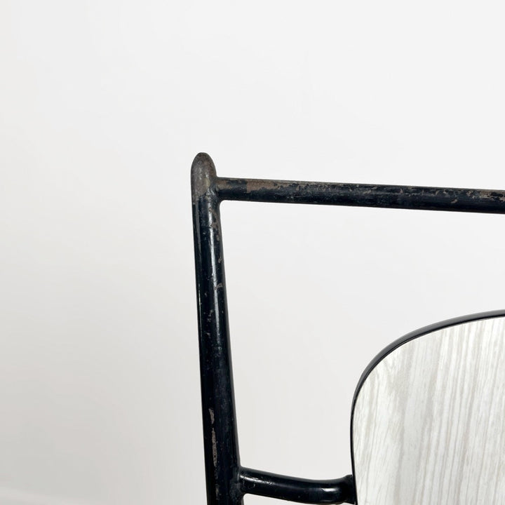Paire de chaises design atypiques Formica