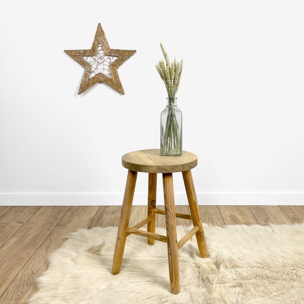 Tabouret en bois brut