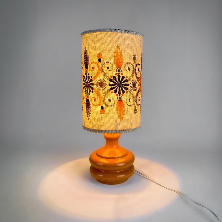 Lampe de chevet céramique et tissu brodé orange 70's