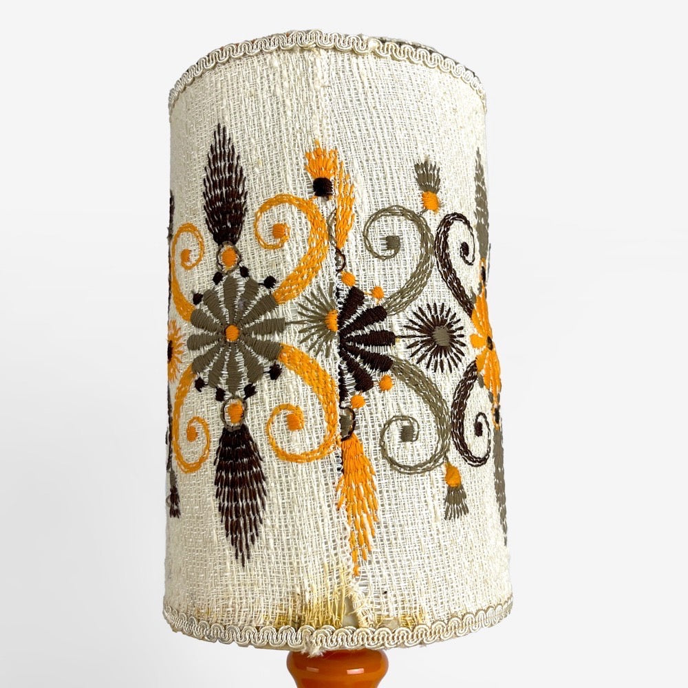 Lampe de chevet céramique et tissu brodé orange 70's
