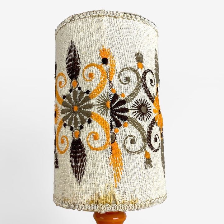 Lampe de chevet céramique et tissu brodé orange 70's