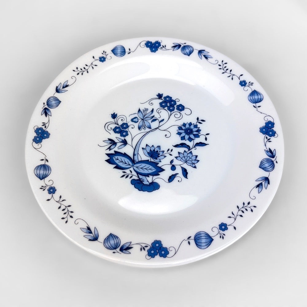 Ensemble de 4 assiettes à dessert en Arcopal vintage modèle Lotus / 4