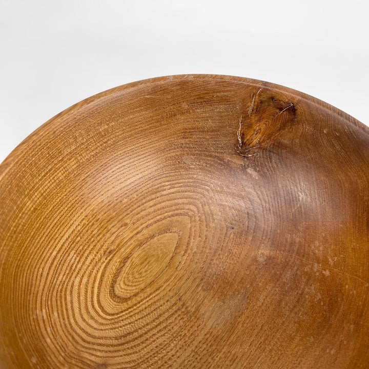 Saladier en bois tourné forme cloche
