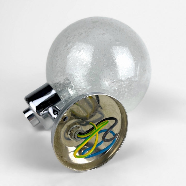 Paire d'appliques boules murales chrome et verre bullé vintage